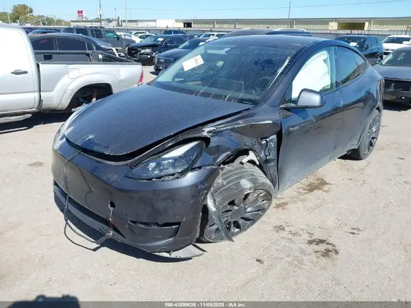 7SAYGDEF2RA311205 2024 TESLA MODEL Y - Image 2