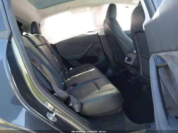 7SAYGDEF2RA311205 2024 TESLA MODEL Y - Image 8