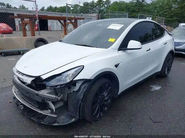 7SAYGDEF2RA319899 2024 TESLA MODEL Y - Image 2