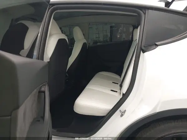 7SAYGDEF2RA319899 2024 TESLA MODEL Y - Image 8