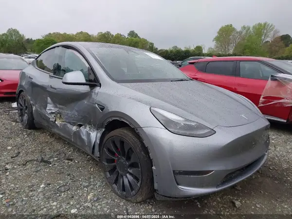7SAYGDEF2RA322351 2024 TESLA MODEL Y - Image 1