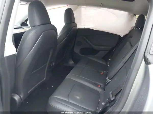 7SAYGDEF2RA322351 2024 TESLA MODEL Y - Image 8
