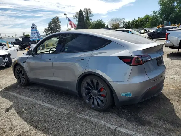 7SAYGDEF2RA324519 2024 TESLA MODEL Y - Image 2