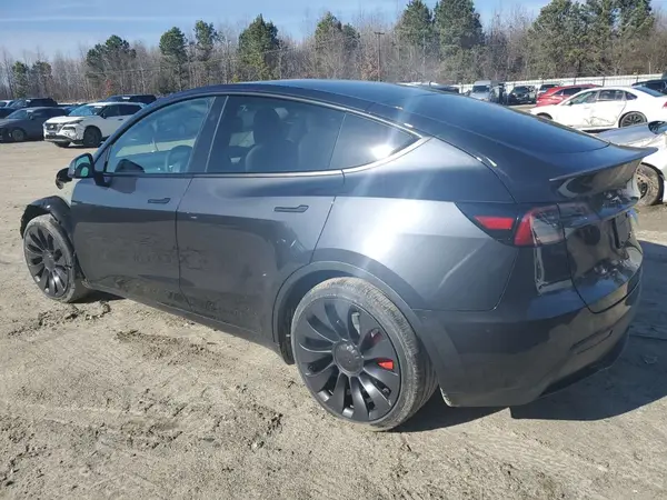 7SAYGDEF2RA329252 2024 TESLA MODEL Y - Image 2