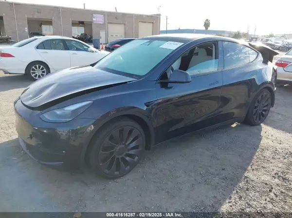 7SAYGDEF2RF020707 2024 TESLA MODEL Y - Image 2