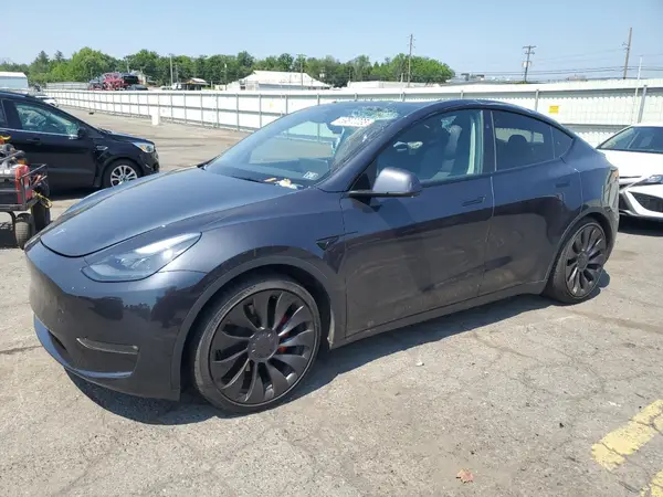 7SAYGDEF2RF021095 2024 TESLA MODEL Y - Image 1