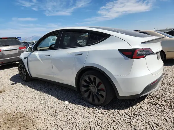 7SAYGDEF2RF023350 2024 TESLA MODEL Y - Image 2