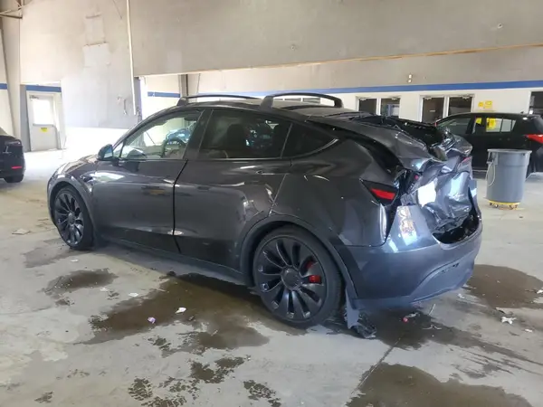 7SAYGDEF2RF024627 2024 TESLA MODEL Y - Image 2