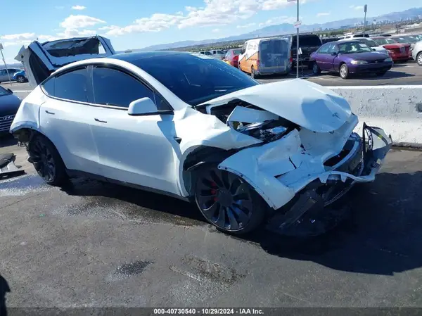 7SAYGDEF2RF057773 2024 TESLA MODEL Y - Image 1