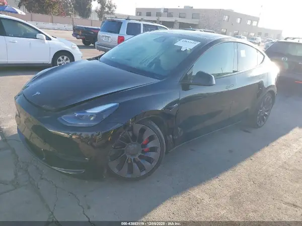 7SAYGDEF2RF069471 2024 TESLA MODEL Y - Image 2