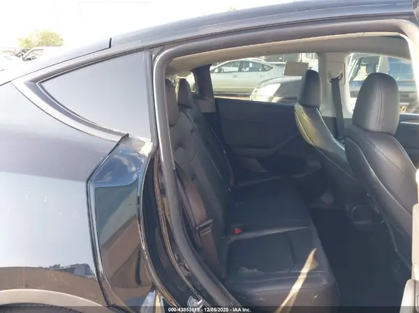 7SAYGDEF2RF069471 2024 TESLA MODEL Y - Image 8