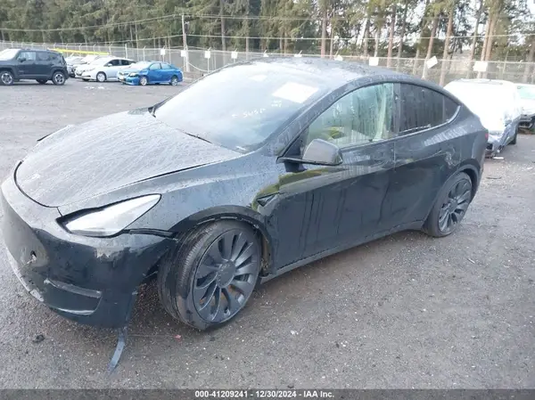 7SAYGDEF2RF109984 2024 TESLA MODEL Y - Image 2