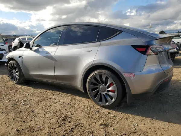 7SAYGDEF2RF113873 2024 TESLA MODEL Y - Image 2