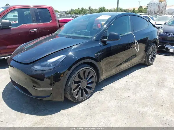 7SAYGDEF2RF125439 2024 TESLA MODEL Y - Image 2