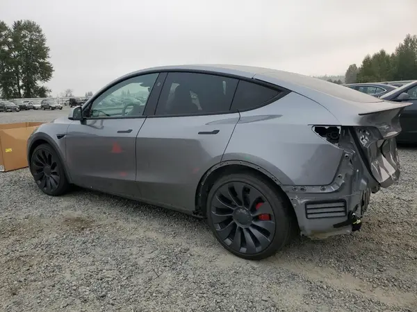 7SAYGDEF2RF155380 2024 TESLA MODEL Y - Image 2