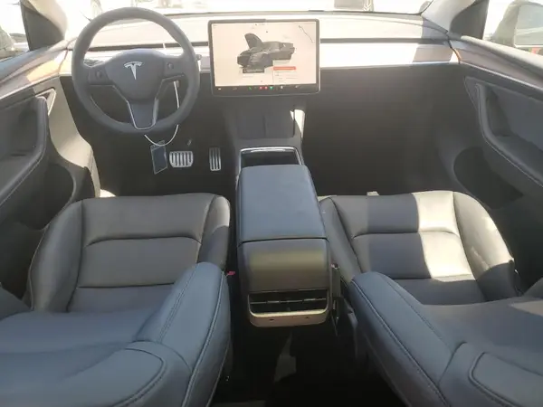 7SAYGDEF2RF199217 2024 TESLA MODEL Y - Image 8