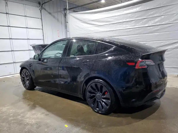 7SAYGDEF2SA339432 2025 TESLA MODEL Y - Image 2