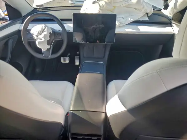 7SAYGDEF2SA356084 2025 TESLA MODEL Y - Image 8