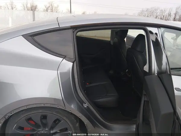 7SAYGDEF2SA368820 2025 TESLA MODEL Y - Image 8