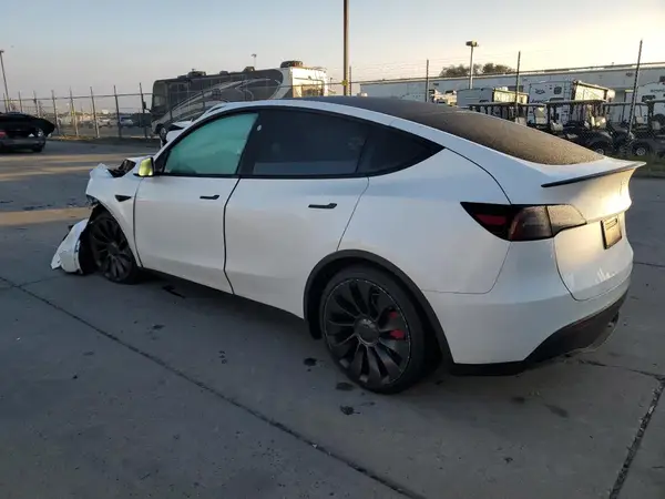 7SAYGDEF2SF220962 2025 TESLA MODEL Y - Image 2