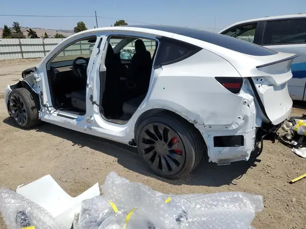 7SAYGDEF2SF225899 2025 TESLA MODEL Y - Image 2