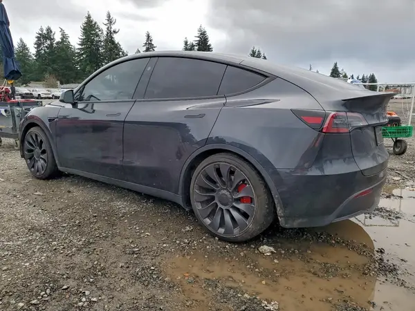 7SAYGDEF2SF267568 2025 TESLA MODEL Y - Image 2
