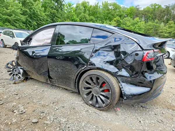 7SAYGDEF3NF307578 2022 TESLA MODEL Y - Image 2