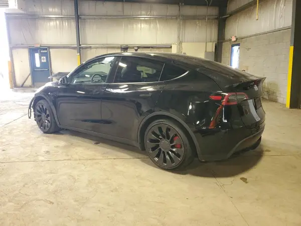 7SAYGDEF3NF310111 2022 TESLA MODEL Y - Image 2