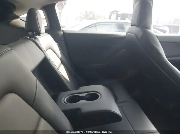 7SAYGDEF3NF336224 2022 TESLA MODEL Y - Image 8