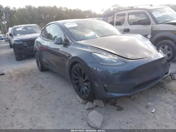 7SAYGDEF3NF347367 2022 TESLA MODEL Y - Image 1