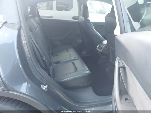 7SAYGDEF3NF347367 2022 TESLA MODEL Y - Image 8