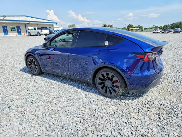 7SAYGDEF3NF372818 2022 TESLA MODEL Y - Image 2