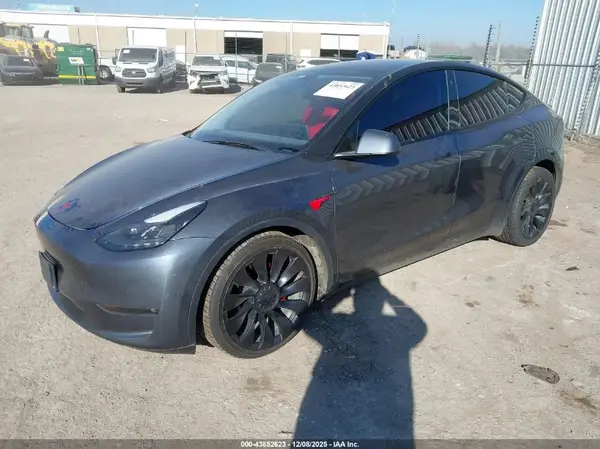 7SAYGDEF3NF382829 2022 TESLA MODEL Y - Image 2