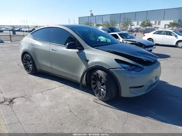 7SAYGDEF3NF405560 2022 TESLA MODEL Y - Image 1