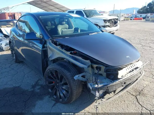 7SAYGDEF3NF405901 2022 TESLA MODEL Y - Image 1