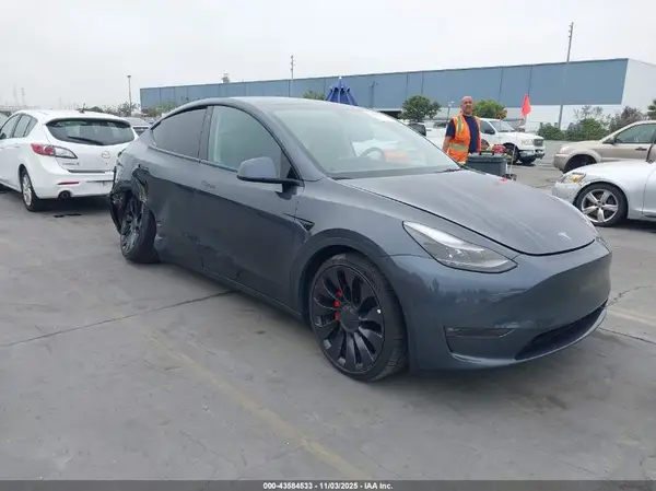 7SAYGDEF3NF408135 2022 TESLA MODEL Y - Image 1