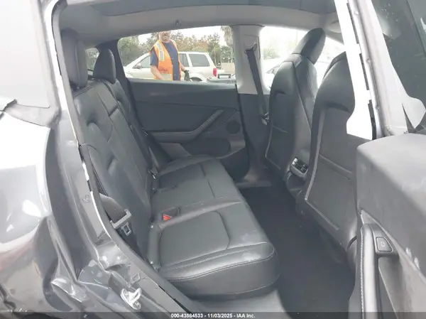7SAYGDEF3NF408135 2022 TESLA MODEL Y - Image 8