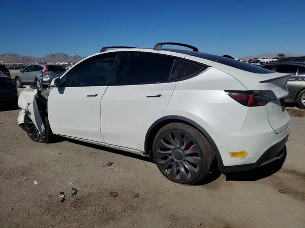 7SAYGDEF3NF416347 2022 TESLA MODEL Y - Image 2