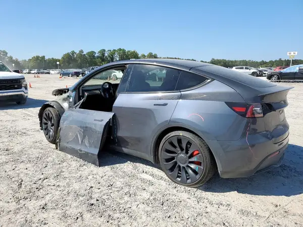7SAYGDEF3NF443970 2022 TESLA MODEL Y - Image 2