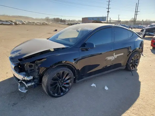 7SAYGDEF3NF446769 2022 TESLA MODEL Y - Image 1
