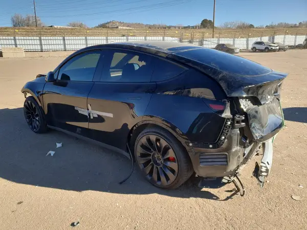 7SAYGDEF3NF446769 2022 TESLA MODEL Y - Image 2