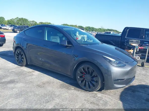 7SAYGDEF3NF451938 2022 TESLA MODEL Y - Image 1