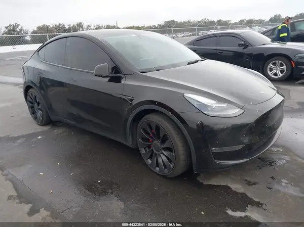 7SAYGDEF3NF457819 2022 TESLA MODEL Y - Image 1