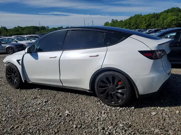 7SAYGDEF3NF461059 2022 TESLA MODEL Y - Image 2