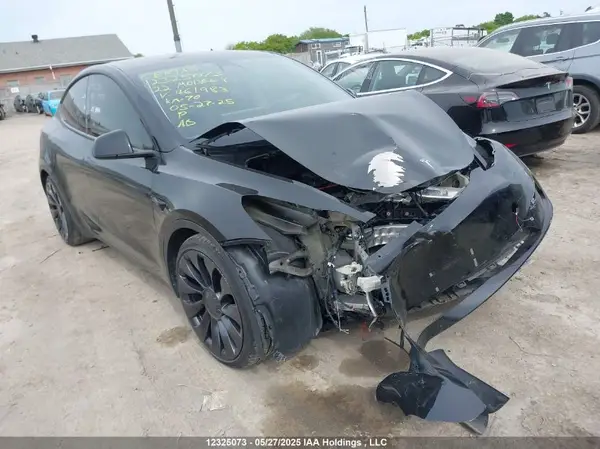 7SAYGDEF3NF461983 2022 TESLA MODEL Y - Image 1