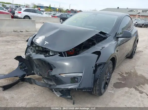 7SAYGDEF3NF461983 2022 TESLA MODEL Y - Image 2