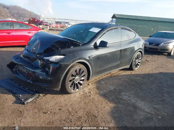 7SAYGDEF3NF486365 2022 TESLA MODEL Y - Image 2
