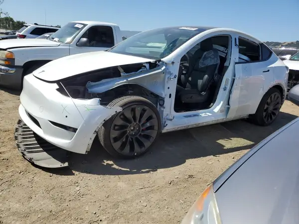 7SAYGDEF3NF486656 2022 TESLA MODEL Y - Image 1