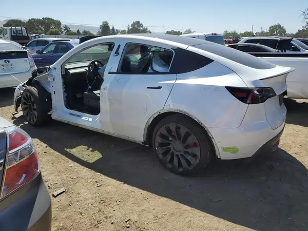 7SAYGDEF3NF486656 2022 TESLA MODEL Y - Image 2