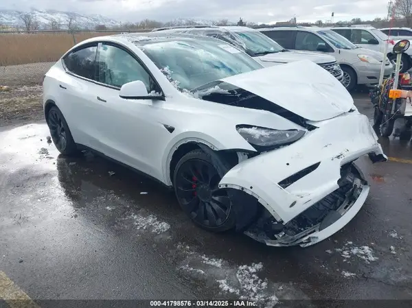 7SAYGDEF3NF488598 2022 TESLA MODEL Y - Image 1